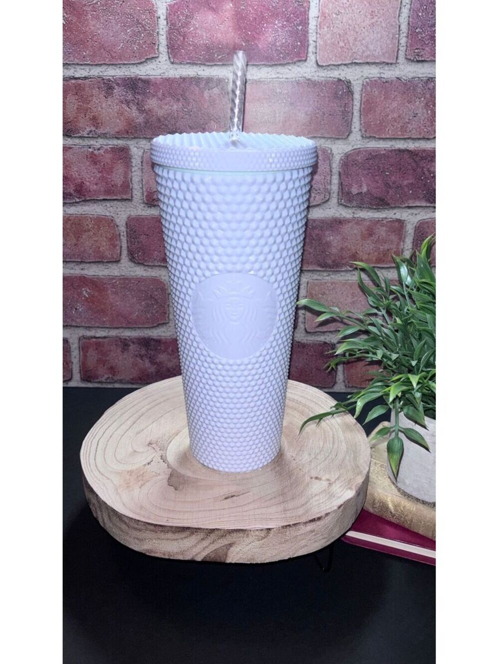 Starbucks White Studded/Grid Bling Tumbler (Venti 24oz) Good / Pre-owned [COPY]